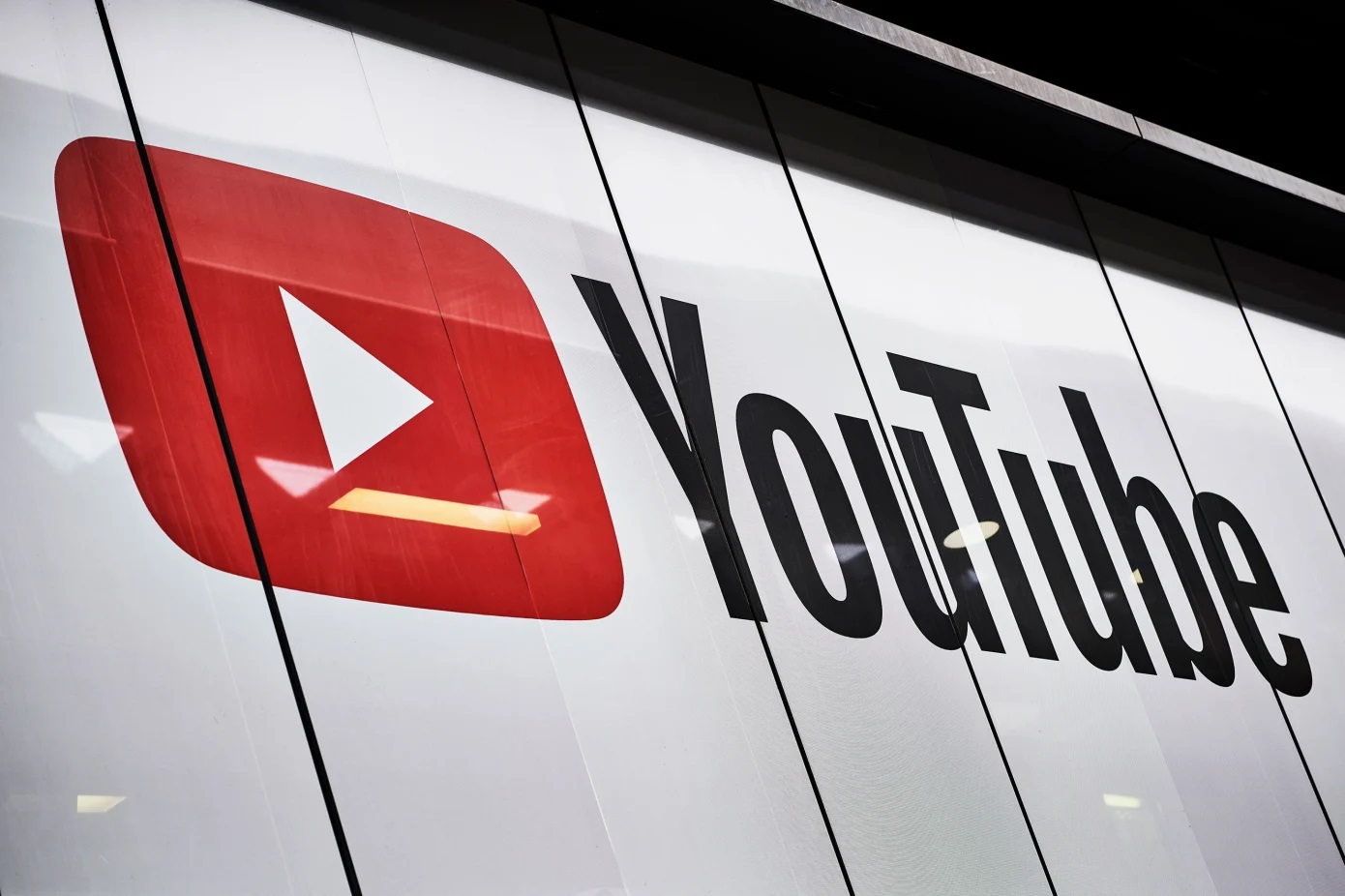 یوتیوب قابلیت دوبله ویدیوها با ابزار مبتنی بر هوش مصنوعی را ارائه خواهد کرد